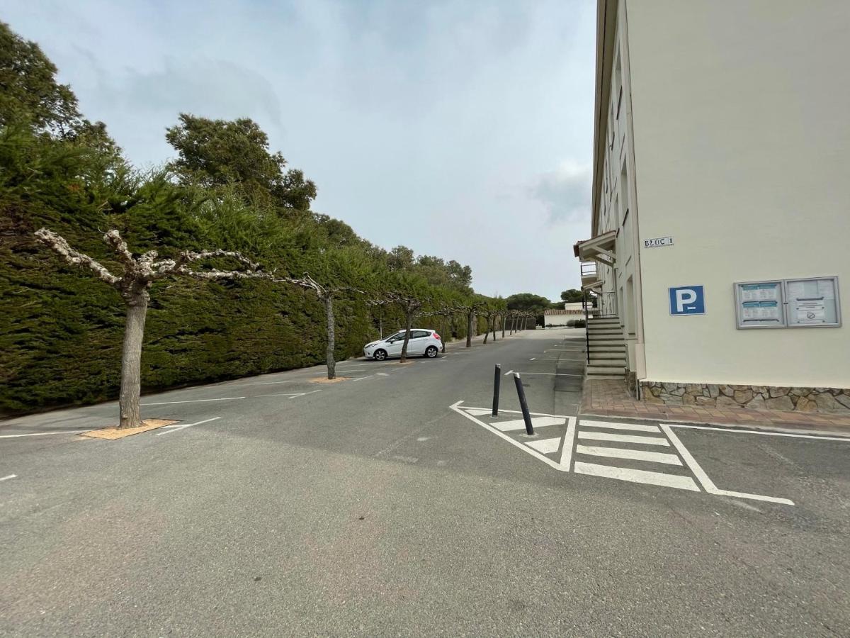 Apartament Amb Piscina I Aparcament - Baixos Amb Jardinet Calella De Palafrugell Eksteriør billede